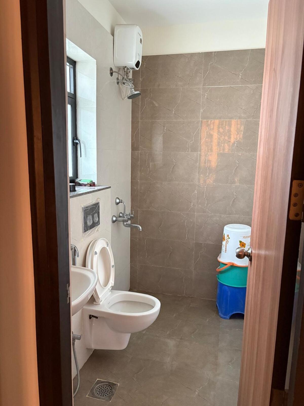Sonyas Riverside Haven 21 1bhk Near Eon It Park *