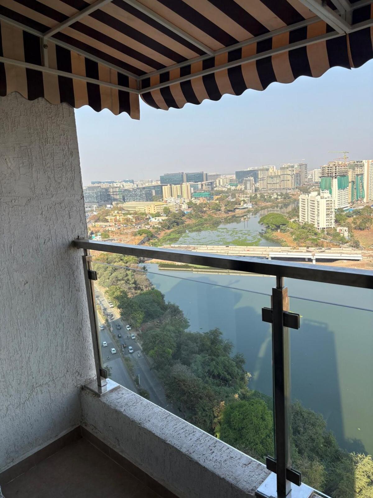 Sonyas Riverside Haven 21 1bhk Near Eon It Park *